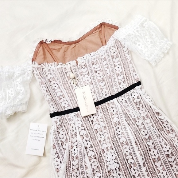 đNWTđ FL&L WHITE LACE MINI DRESS - Picture 3 of 8